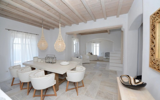 Villa Crystal