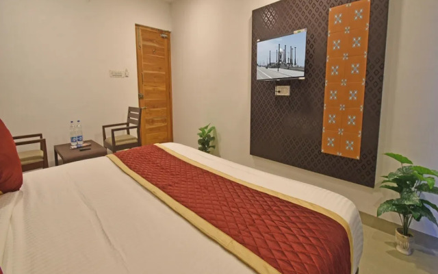 A K G Hotel