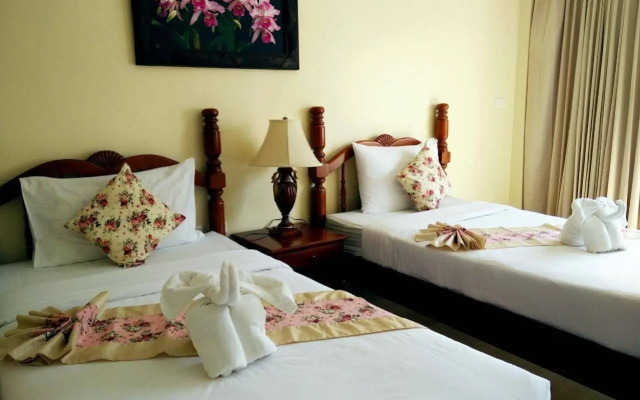 Pranang Flora House