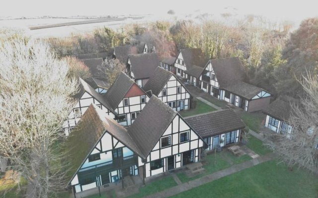 20 Tudor Court " Four Star AA accommodation"