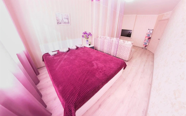 Огни Саратова на улице имени И.В. Мичурина 18/68