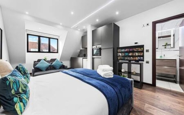Stylish King Size Bed Studio Near Central London — фото 5