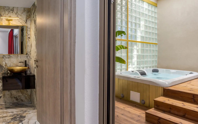 Royal Gold City Suites