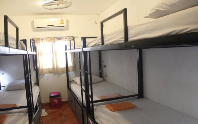 LPQ Backpackers Hostel