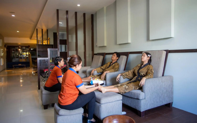Famous Hotel Kuta