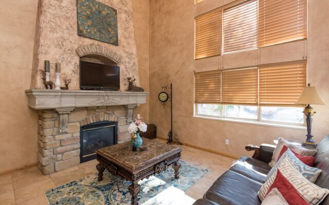 Luxury Townhouse in Mountains