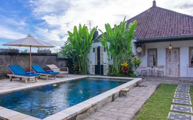 Ubud Glassy Villa by Pramana Villas