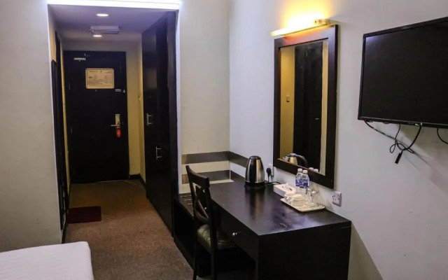 Boonmax Hotel L.L.C