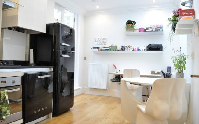 Modern 1 Bedroom Flat in Highbury
