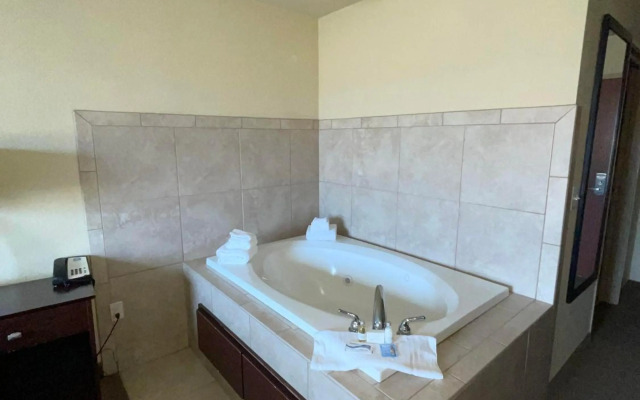 AmeriVu Inn and Suites