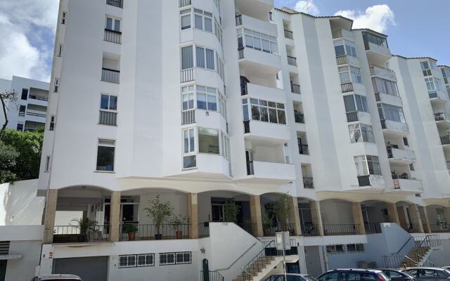 Exquisite apartment in Monte Estoril