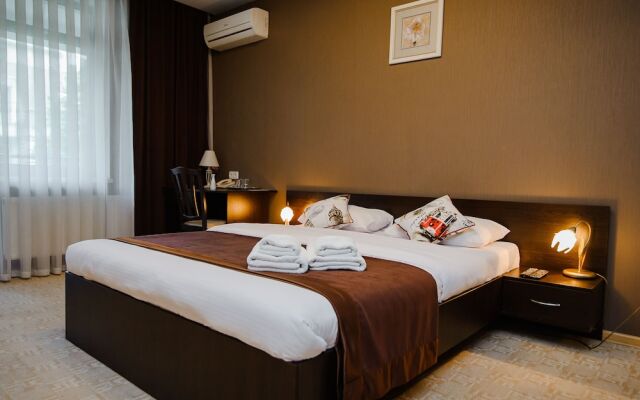 Tip Top Hotel City Center