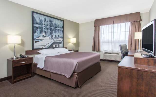 Super 8 by Wyndham Red Lake ON