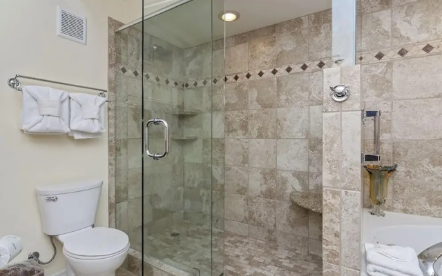 Shoreline Towers 1022