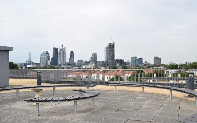 Modern 1 Bedroom Flat With Roof Terrace