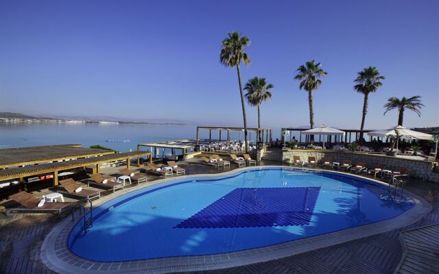 Ceshme Plus Hotel