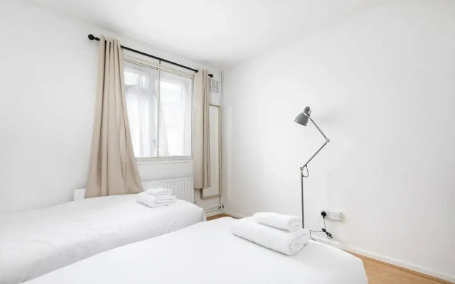 Modern Spacious Home In Well Connected Hammersmith