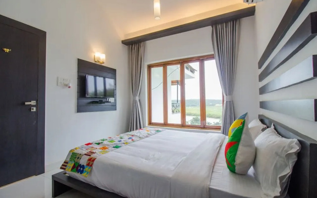 OYO Home 17402 Pool View Villa 4BHK