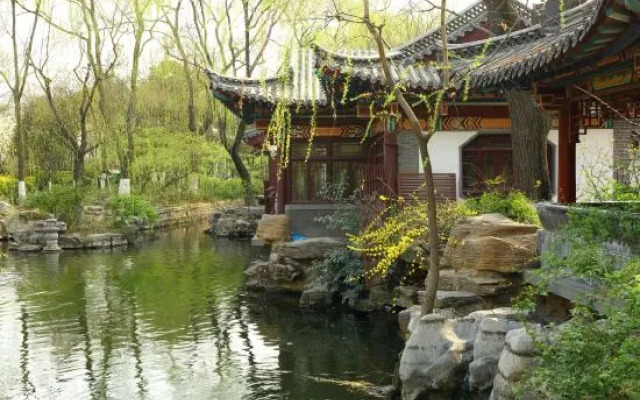 Grace Inn (Jinan Jingqi Weishi'er Harmony Square Provincial Hospital)