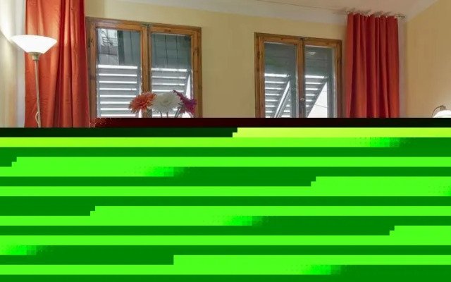 Scarlett Halldis Apartment