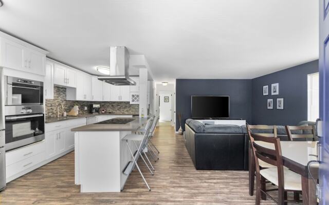 Epicurean remodel in central location