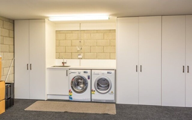 Kilmore Apartment