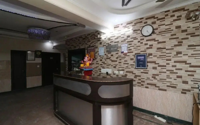 Hotel Taj Heaven By OYO Rooms