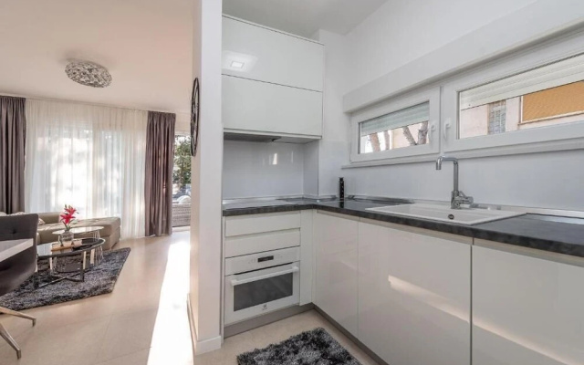 Sunset apartment with private pool and jacuzzi