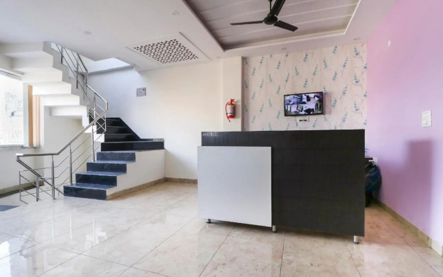OYO 67595 Hotel Red Oak