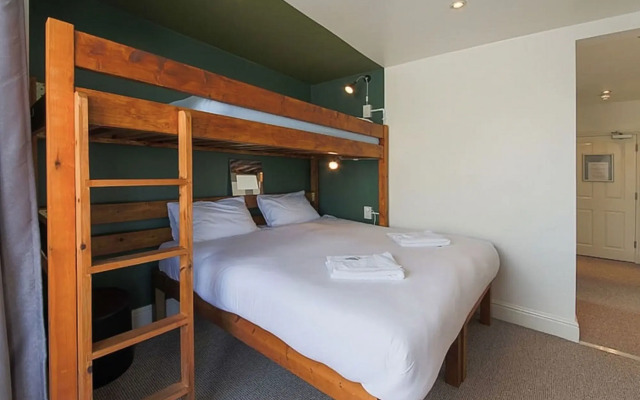 Reef Lodge