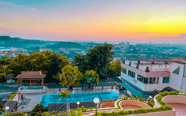 Crown Vista Hotel