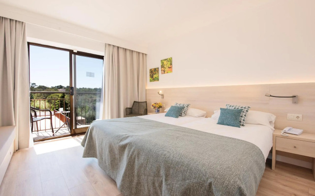 Hotel Playa Mondrago