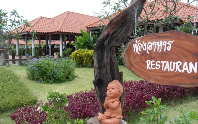 Sailom Resort Bangsaphan