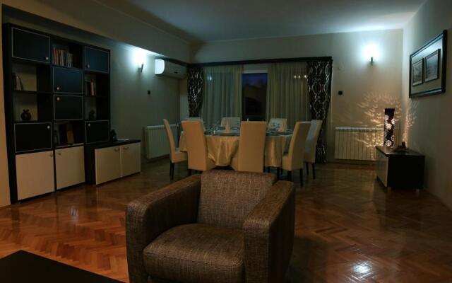 Jezero Hotel