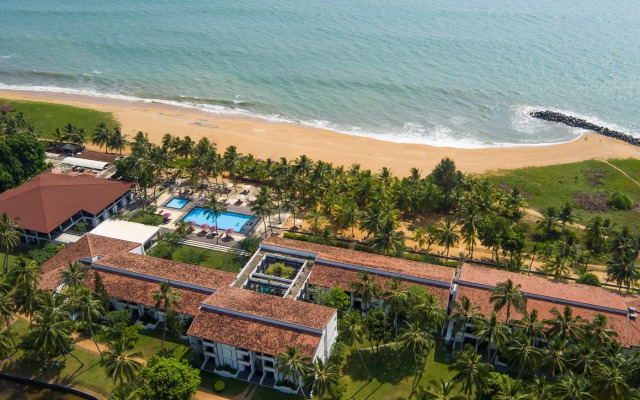 Курортный отель Avani Kalutara Resort
