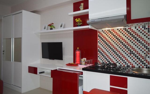 Roomku at Bassura City Apartment