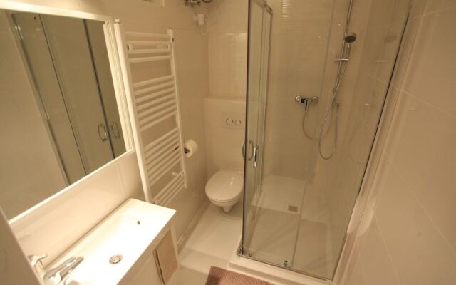 Dfive Apartments - Timber