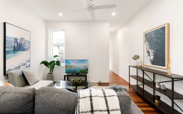 Bright Central Darlinghurst