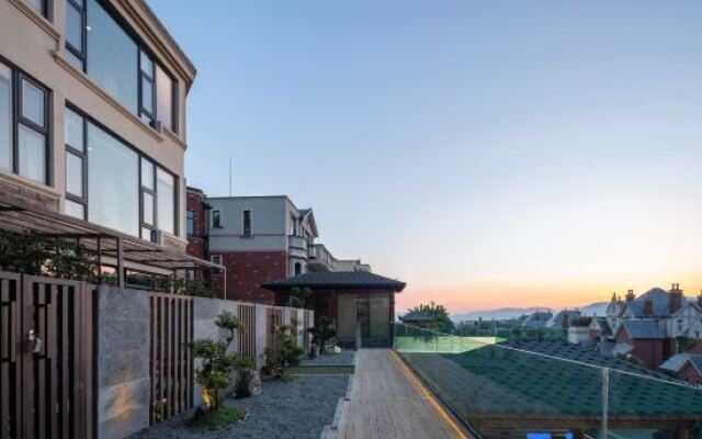 Wonderland, hot spring resort