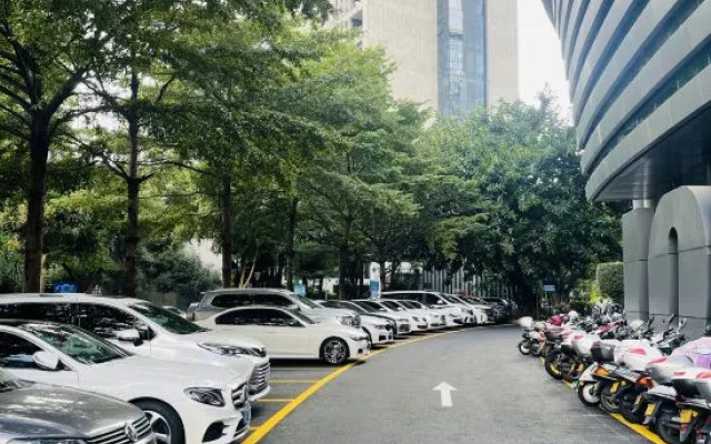 Vienna International Hotel (Longyan Business Center)