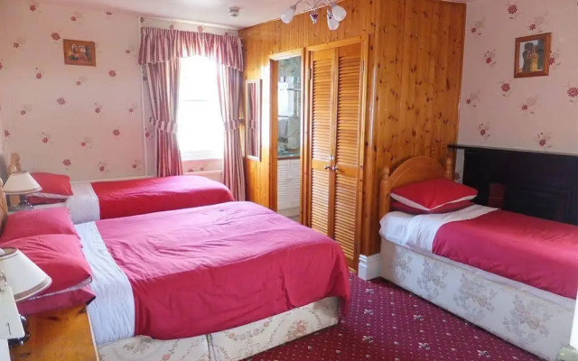 Old Castle Farm Guest House