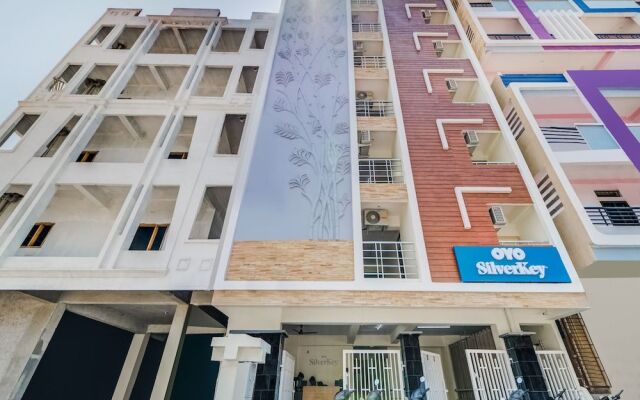 SilverKey Executive Stays 19907 Hafeezpet