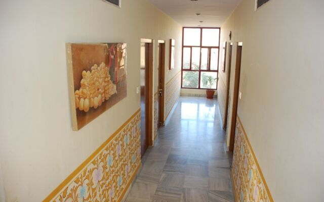 Hotel Teerth Palace