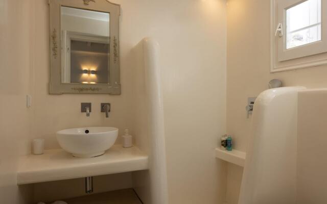 Luxury House with Private Jacuzzi 2A