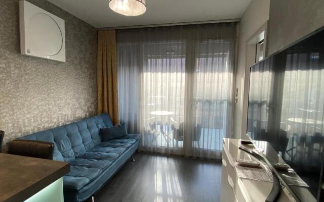 Noir Silvery Apartman