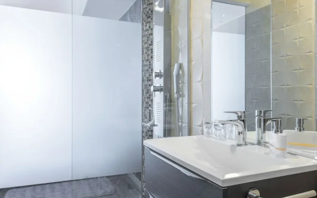 Luxury Rooms Seven