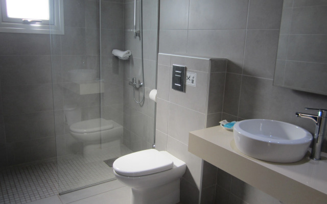 Melpo Antia Hotel & Suites