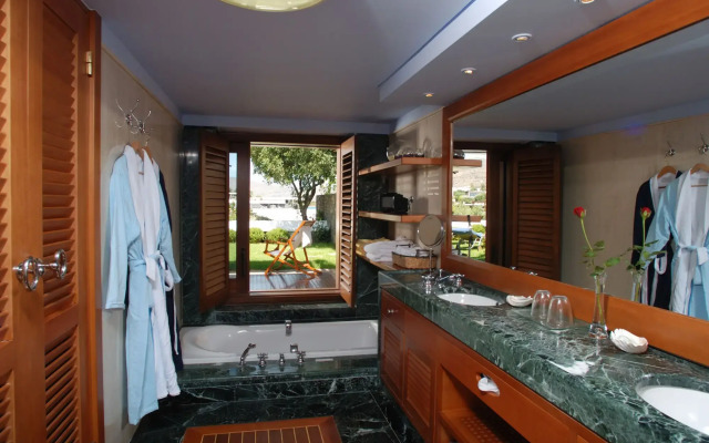 Elounda Beach Hotel & Villas, a Member of the Leading Hotels of the World