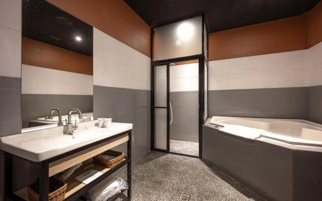 Yilan East Motel