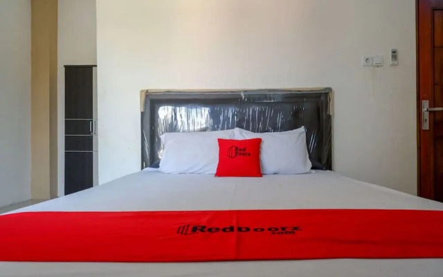 RedDoorz near Hartono Mall Solo